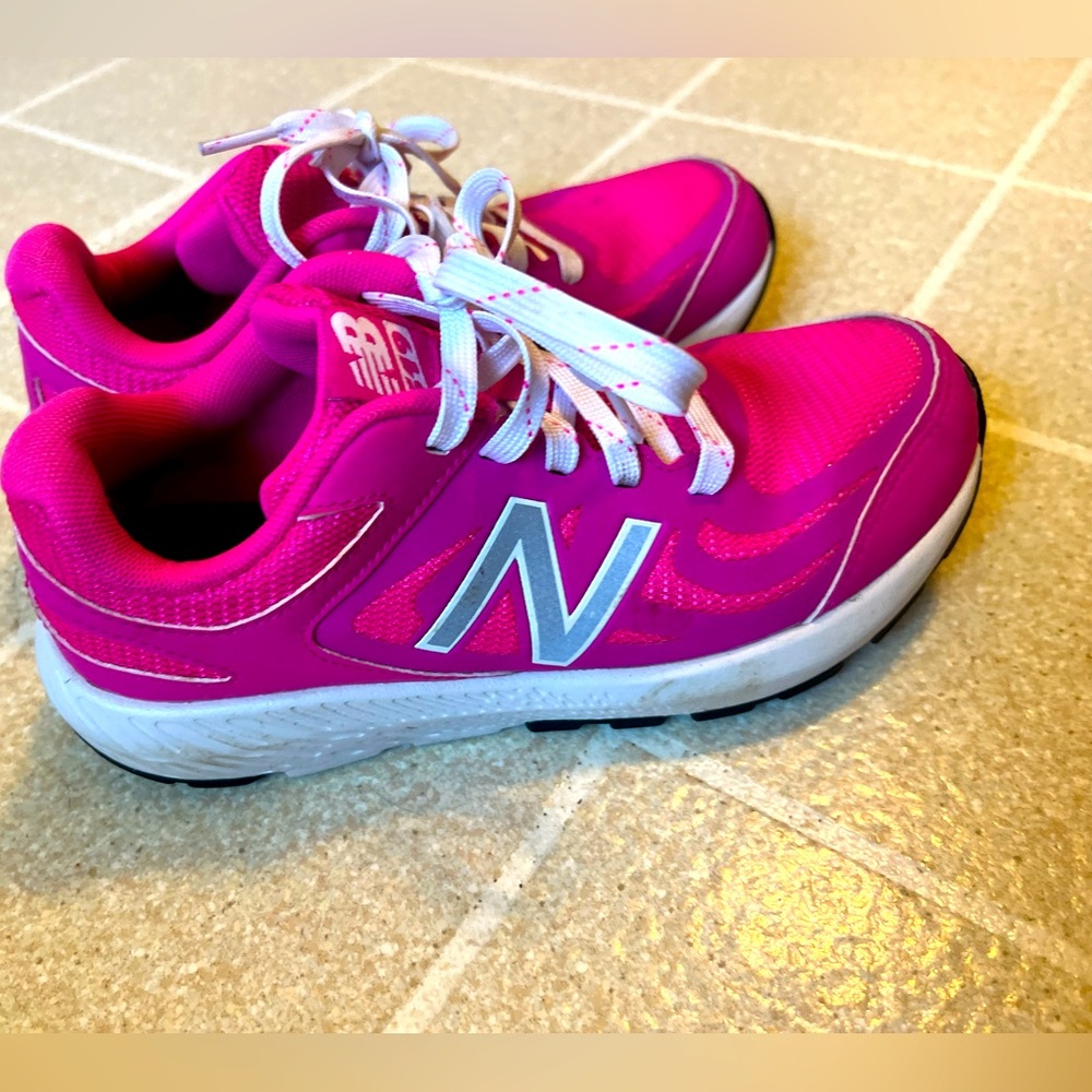 New Balance 519 Pink & White Girl's Athletic Shoes Youth Sz 3.5 #YK519SP